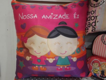 ALMOFADA AMIZADE É TUDO